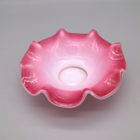 Antique Victorian Pink Cased Glass Ruffled Berry Bowls (Set of 4) - Picture 3 of 11